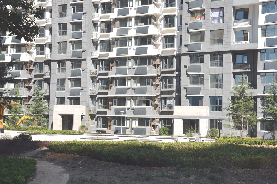 燕云臺小區壁掛太陽能工程